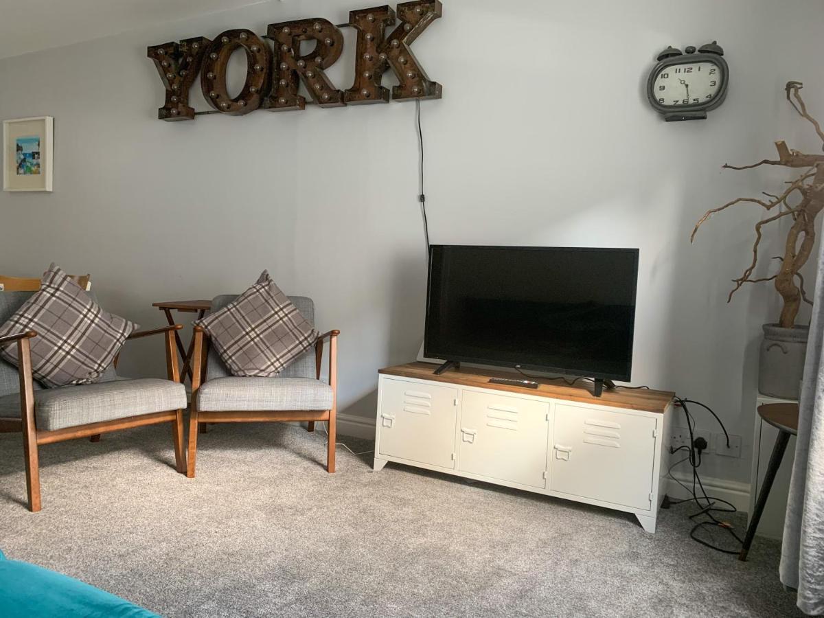Stay In The Heart Of York At The Hampden - Free Parking - York Holiday Home Exterior foto