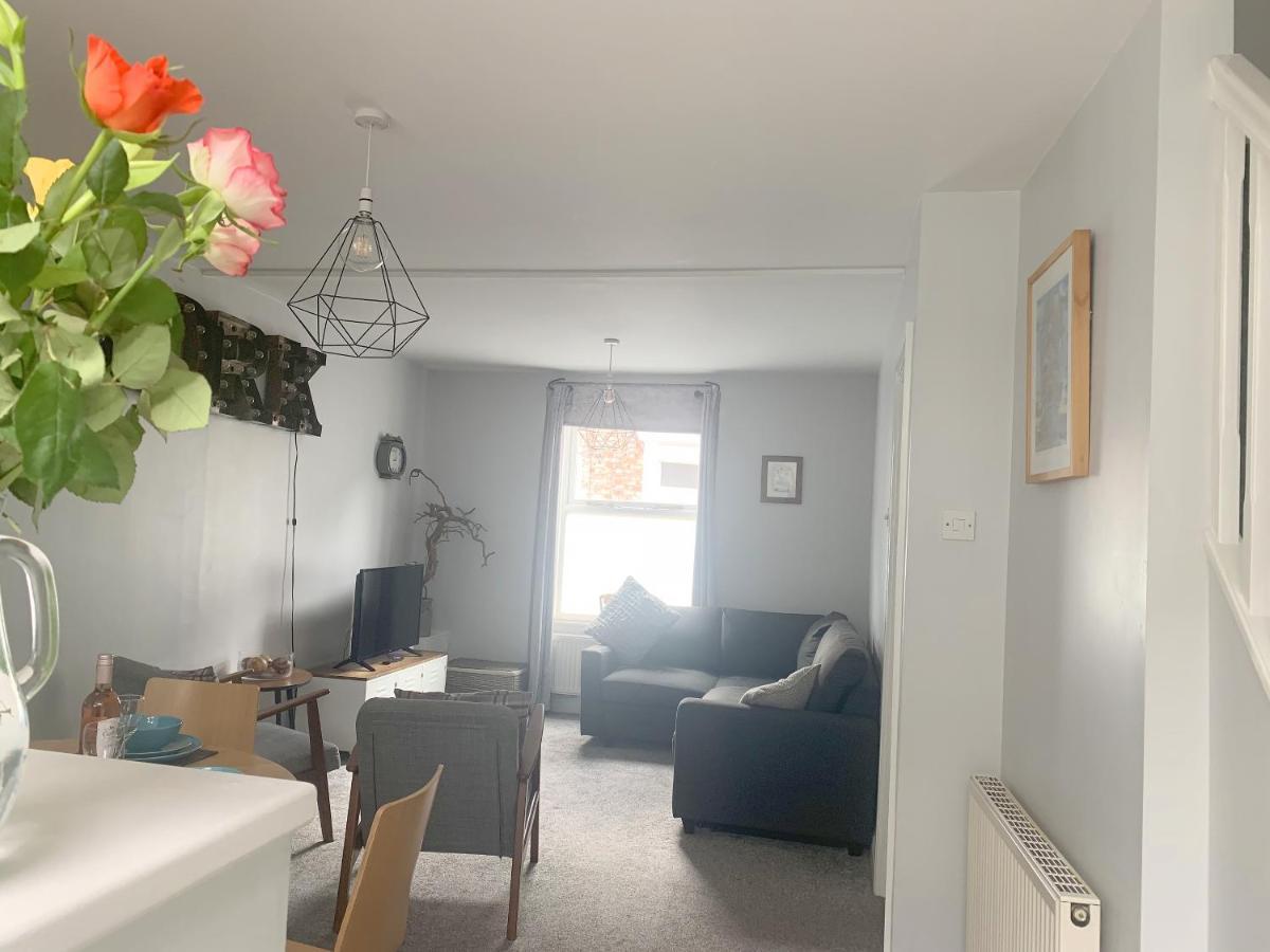 Stay In The Heart Of York At The Hampden - Free Parking - York Holiday Home Exterior foto